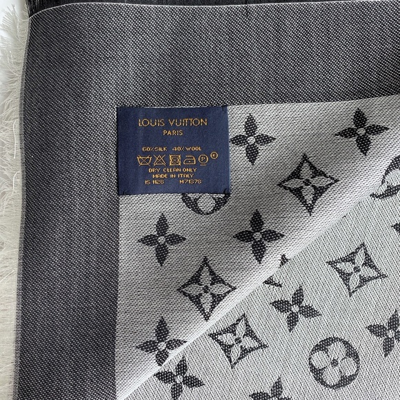 Louis Vuitton Black Denim Monogram Scarf/Shawl - Picture 5 of 8